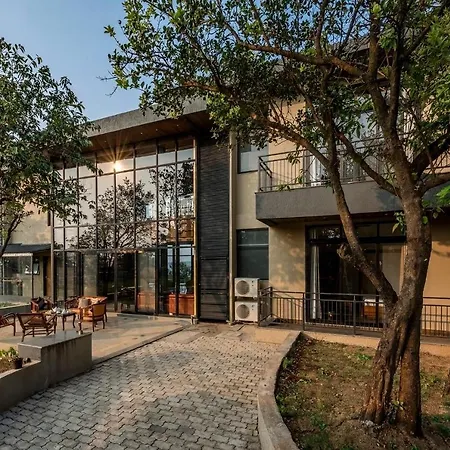 Saffronstays Falcon Hill, Lonavala - Luxury Villa With Infinity Pool Near Lion'S Point-3
